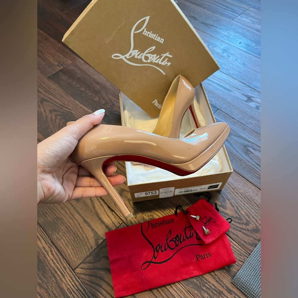 Pig aloe Plato 100 Christian Louboutin 35 1/2 color nude used once